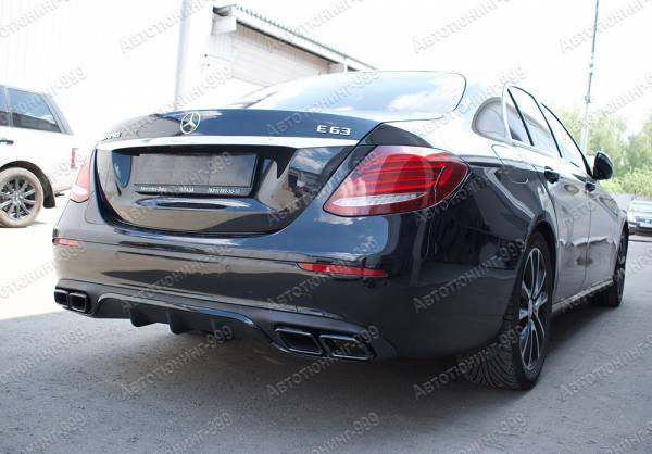 Диффузор и насадки 6.3 AMG на Mercedes E-klass (W 213) черные на обычный бампер